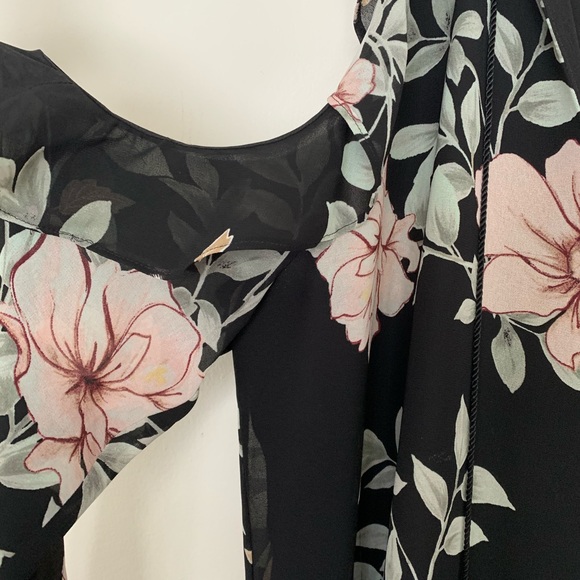 GUESS Cold Shoulder Floral Dress - Picture 2 of 7